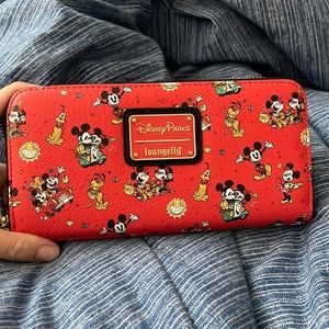 Micey and Minnie runaway railway Loungefly wallet only used once